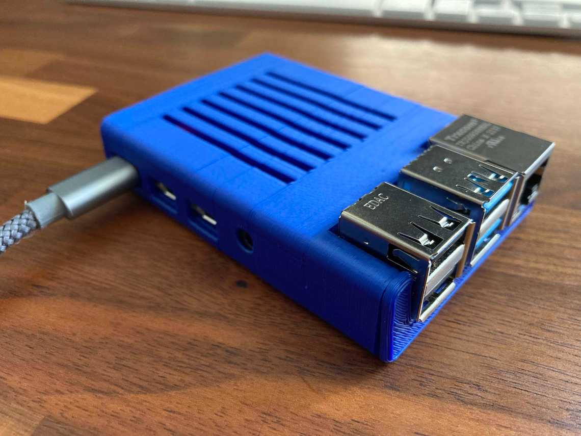 Raspberry Pi4 in blauem Sleeve case